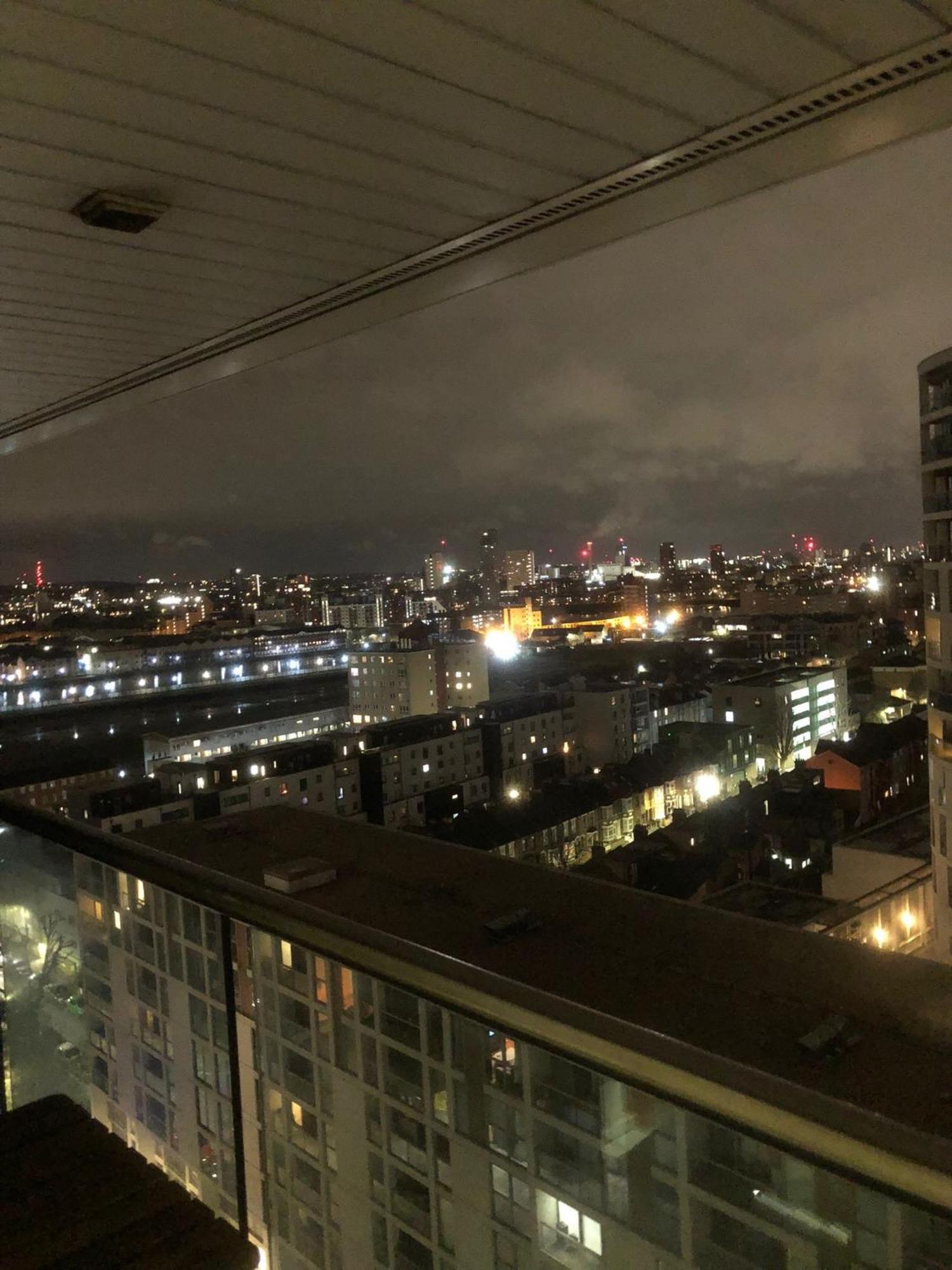 Modern 2Bed 2Bath Apartment Canary Wharf - Upto 5 Person Londen Buitenkant foto