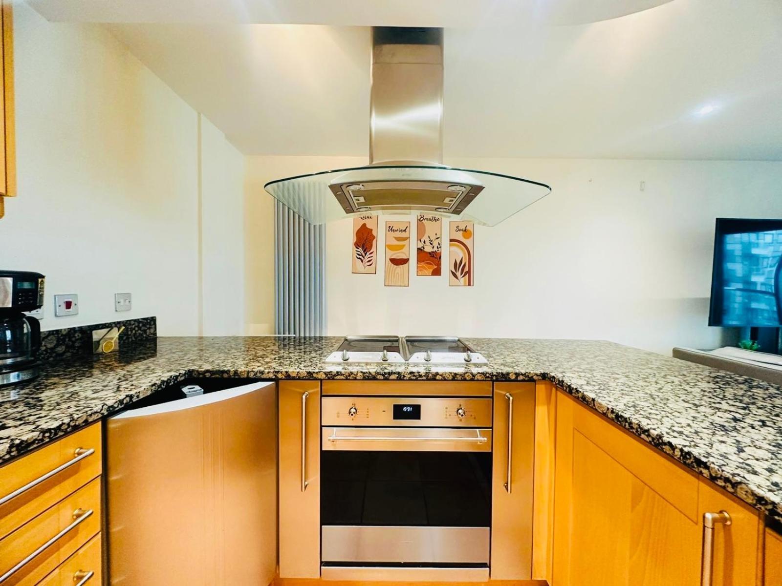 Modern 2Bed 2Bath Apartment Canary Wharf - Upto 5 Person Londen Buitenkant foto