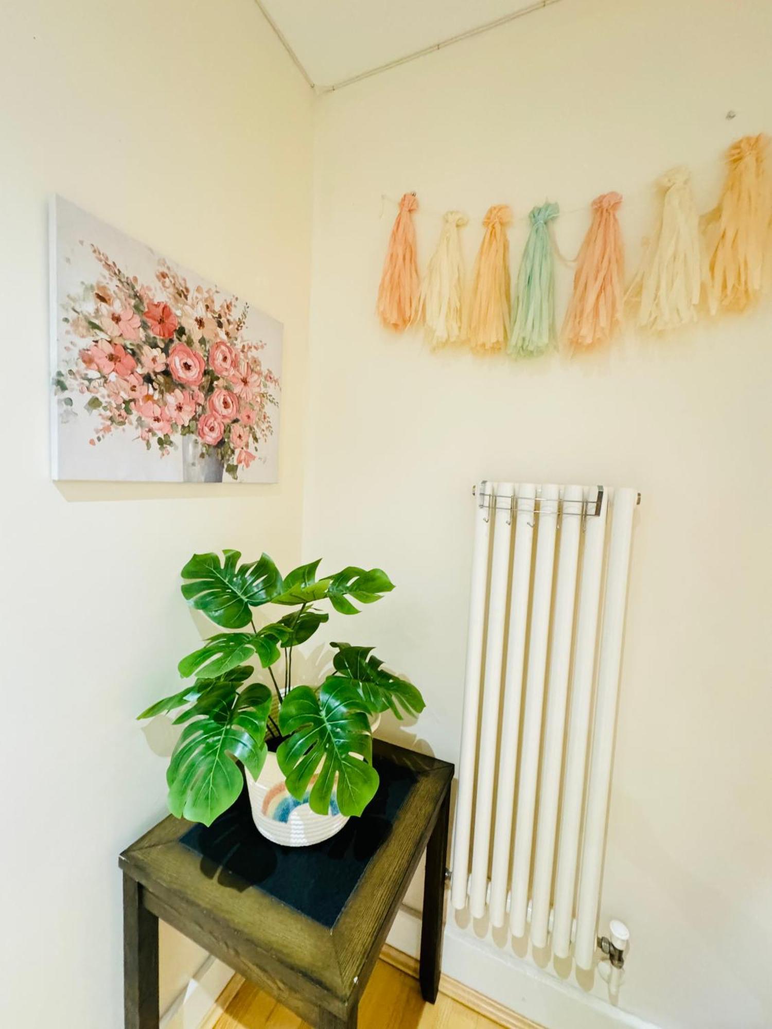 Modern 2Bed 2Bath Apartment Canary Wharf - Upto 5 Person Londen Buitenkant foto