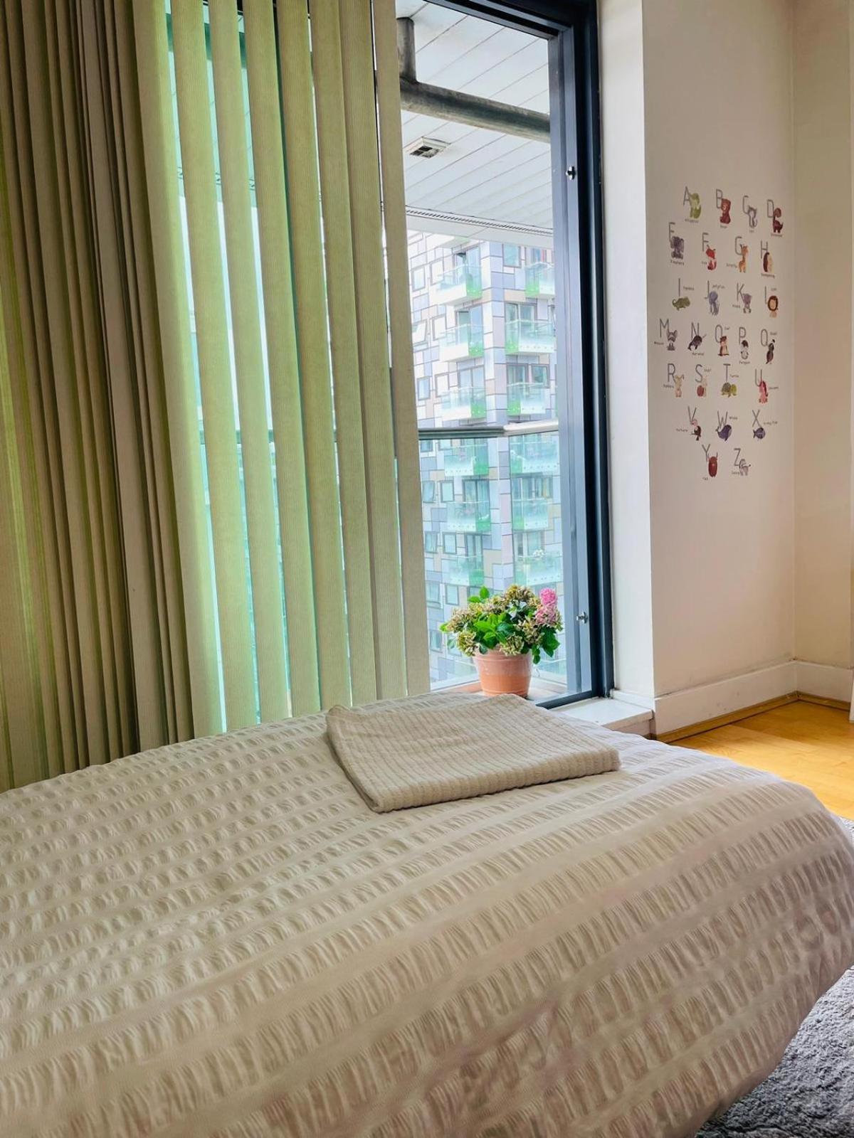 Modern 2Bed 2Bath Apartment Canary Wharf - Upto 5 Person Londen Buitenkant foto